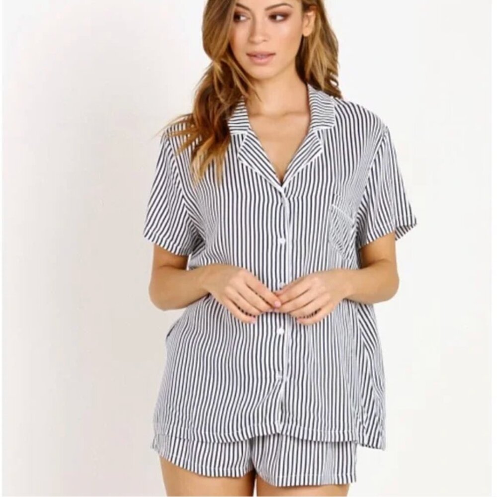 Splendid Shorts PJs Navy and White Stripe M